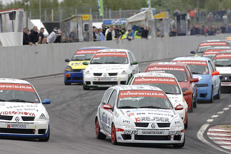 Jacob Kristensen (3) scorede maksimumpoints på Sturup Raceway, da han rydde bordet i Casinoportalen Clio Cup.